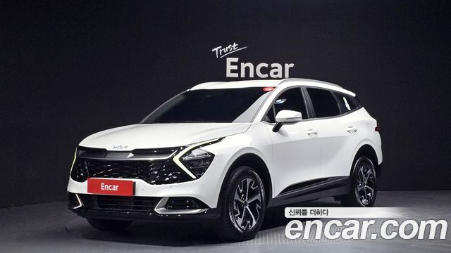 Kia Sportage Signature 2WD 2024 года из Кореи