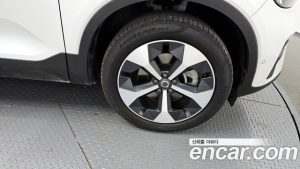 Volvo XC40 B4 ULTIMATE Bright 2024 года из Южной Кореи