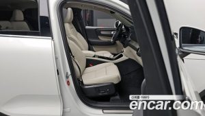 Volvo XC40 B4 ULTIMATE Bright 2024 года из Южной Кореи