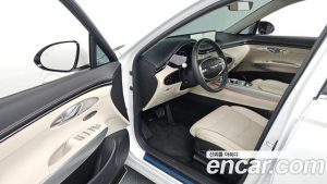 Genesis GV70 2.5T Бензин AWD 2024 года из Южной Кореи