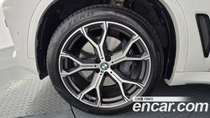 BMW X5 xDrive 40i M Sport 2023 года из Южной Кореи