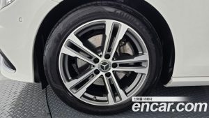 Mercedes-Benz E-Class E250 Avantgarde 2023 года из Южной Кореи