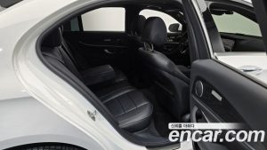 Mercedes-Benz E-Class E250 Avantgarde 2023 года из Южной Кореи