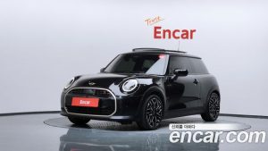 Mini Cooper Favoured 2025 года из Южной Кореи
