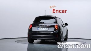 Mini Cooper Favoured 2025 года из Южной Кореи