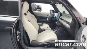 Mini Cooper Favoured 2025 года из Южной Кореи