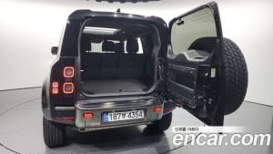 Land Rover Defender 110 P400 X 2024 года из Южной Кореи