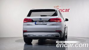 BMW X5 xDrive 40i xLine 2023 года из Южной Кореи