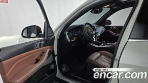 BMW X5 xDrive 40i xLine 2023 года из Южной Кореи