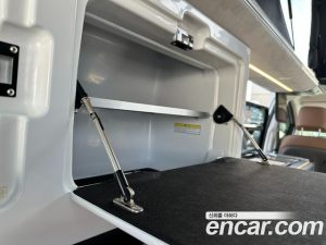Hyundai Staria 2WD Camper 2024 года из Южной Кореи
