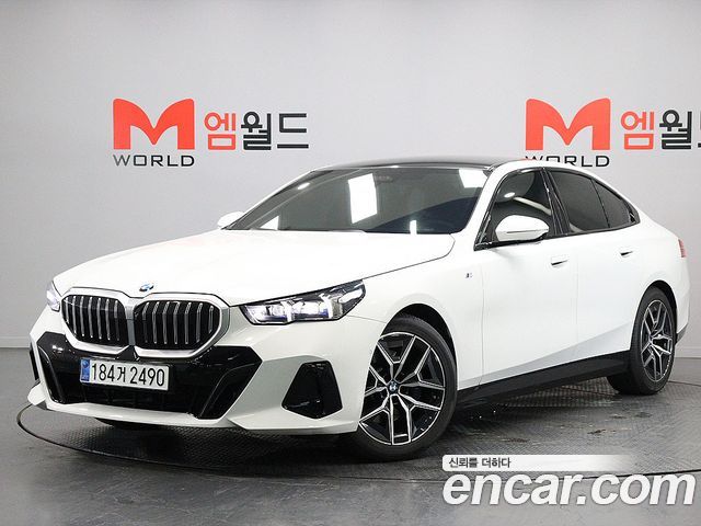 BMW 5-Series 520i M Sport 2024 года из Кореи