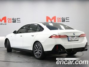 BMW 5-Series 520i M Sport 2024 года из Южной Кореи