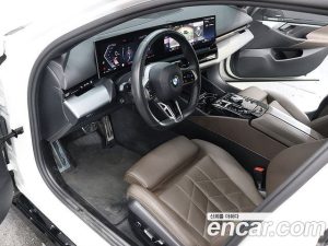 BMW 5-Series 520i M Sport 2024 года из Южной Кореи