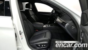 BMW 5-Series 520i M Sport 2023 года из Южной Кореи