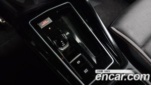 Volkswagen Golf 2.0 GTI 2025 года из Южной Кореи