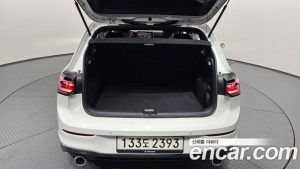 Volkswagen Golf 2.0 GTI 2025 года из Южной Кореи