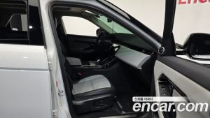 Land Rover Range Rover Evoque P250 Dynamic SE 2024 года из Южной Кореи