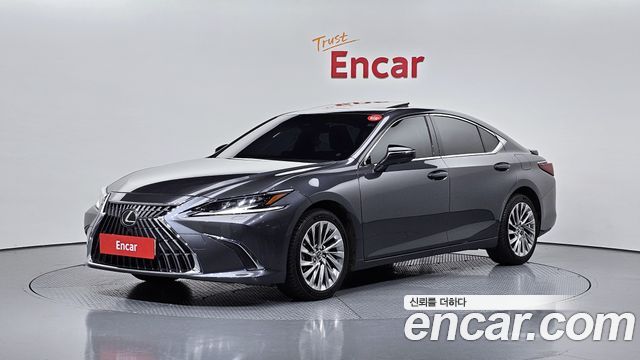 Lexus ES Executive 2025 года из Кореи