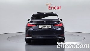 Lexus ES Executive 2025 года из Южной Кореи