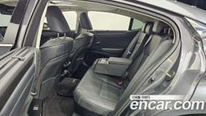 Lexus ES Executive 2025 года из Южной Кореи