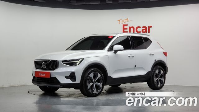 Volvo XC40 B4 ULTIMATE Bright 2023 года из Кореи
