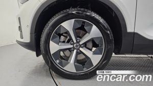 Volvo XC40 B4 ULTIMATE Bright 2023 года из Южной Кореи