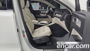 Volvo XC40 B4 ULTIMATE Bright 2023 года из Южной Кореи