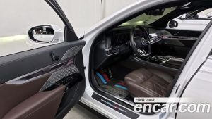 BMW 7-Series 750e xDrive M Sport 2023 года из Южной Кореи