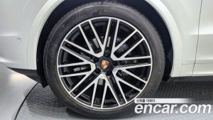 Porsche Cayenne 3.0 Coupe 2025 года из Южной Кореи