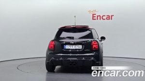 Mini Cooper JCW 2024 года из Южной Кореи