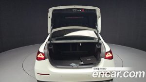 Mercedes-Benz E-Class E200 Avantgarde 2025 года из Южной Кореи