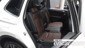Volkswagen Tiguan 2.0 TSI Prestige 2023 года из Южной Кореи