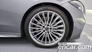 Mercedes-Benz C-Class C300 4MATIC AMG Line 2023 года из Южной Кореи