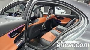 Mercedes-Benz C-Class C300 4MATIC AMG Line 2023 года из Южной Кореи