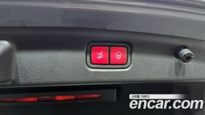 Mercedes-Benz C-Class C300 4MATIC AMG Line 2023 года из Южной Кореи