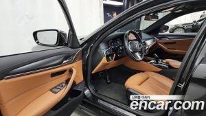 BMW 5-Series 520i M Sport 2023 года из Южной Кореи