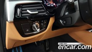 BMW 5-Series 520i M Sport 2023 года из Южной Кореи
