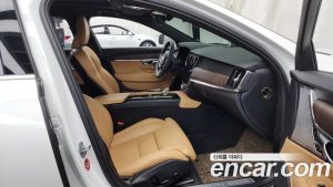 Volvo S90 B5 ULTIMATE Bright 2023 года из Южной Кореи