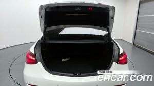 Mercedes-Benz C-Class C300 4MATIC Avantgarde 2023 года из Южной Кореи