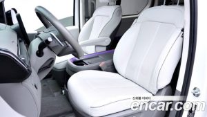 Hyundai Staria 4WD Lounge 7-Seater 2025 года из Южной Кореи