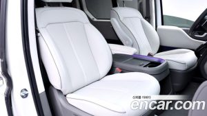 Hyundai Staria 4WD Lounge 7-Seater 2025 года из Южной Кореи