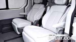 Hyundai Staria 4WD Lounge 7-Seater 2025 года из Южной Кореи