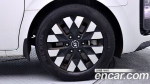 Hyundai Staria 4WD Lounge 7-Seater 2025 года из Южной Кореи