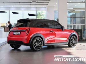 Mini Cooper Favoured 2025 года из Южной Кореи