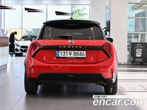 Mini Cooper Favoured 2025 года из Южной Кореи