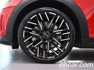 Mini Cooper Favoured 2025 года из Южной Кореи