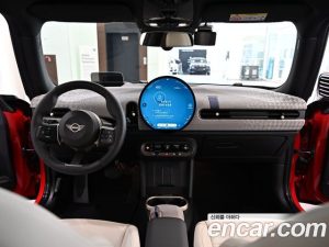 Mini Cooper Favoured 2025 года из Южной Кореи