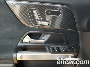 Mercedes-Benz GLB-Class GLB250 4MATIC 2023 года из Южной Кореи