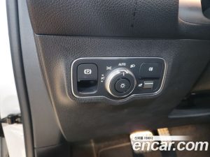 Mercedes-Benz GLB-Class GLB250 4MATIC 2023 года из Южной Кореи