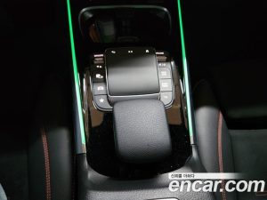 Mercedes-Benz GLB-Class GLB250 4MATIC 2023 года из Южной Кореи
